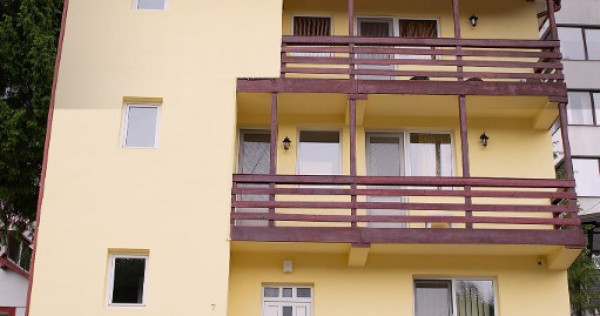 Vila / Pensiune 12 Camere - Afacere la Cheie- Predeal Cla