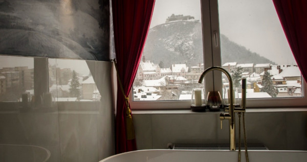 Apartament exclusivist de inchiriat-3 camere-2 bai-zona Ultracentrala