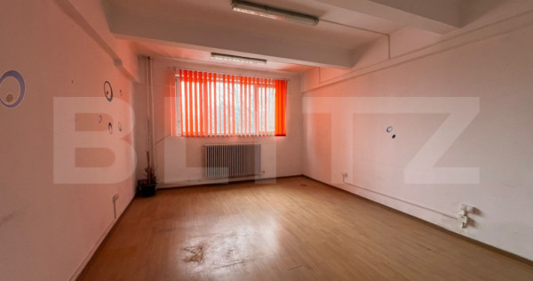 Spațiu de birou, 26 mp, zona P-ța 1 Mai