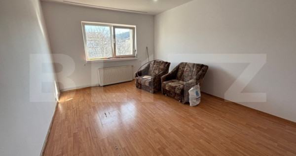 Apartament 3 camere, 76 mp, zona Nicolina