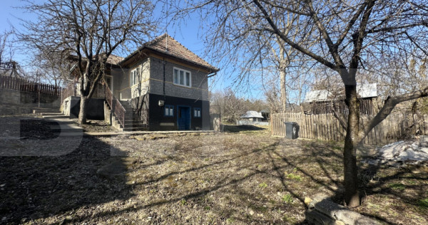 Teren cu grădină si casa bonus, oportunitate unica &ndash; Val