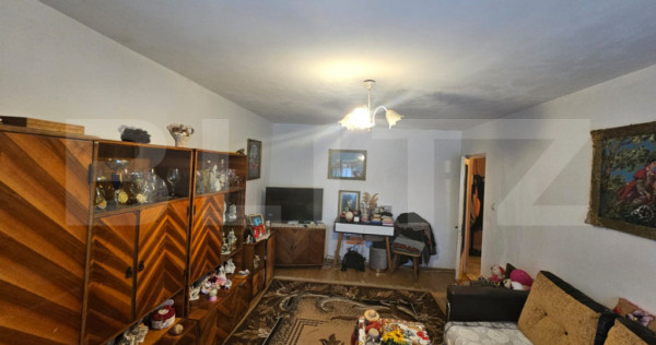 Apartament 4 camere decomandat, 70 mp, zona Kaufland Cetate