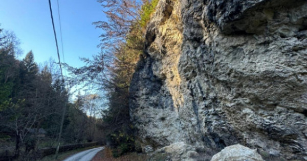 Teren 2.882 mp &ndash; oportunitate investitie - Cheile D&acirc;mbovi