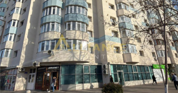 Metrou Aparatorii Patrie 3 cam bloc 1985 et 2