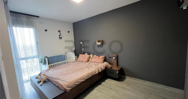 RECO, Apartament 2 camere, decomandat, loc de parcare, West