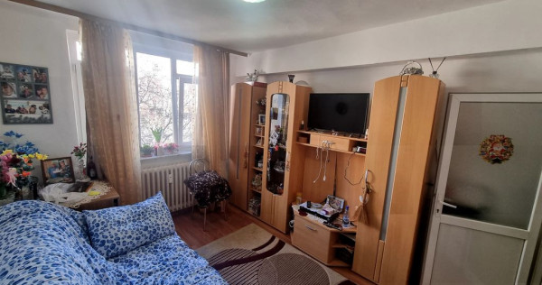 Piata CET - garsoniera transformata in 2 camere