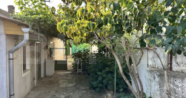 Casă de renovat 2 camere, zonă liniștită &ndash; Cugir