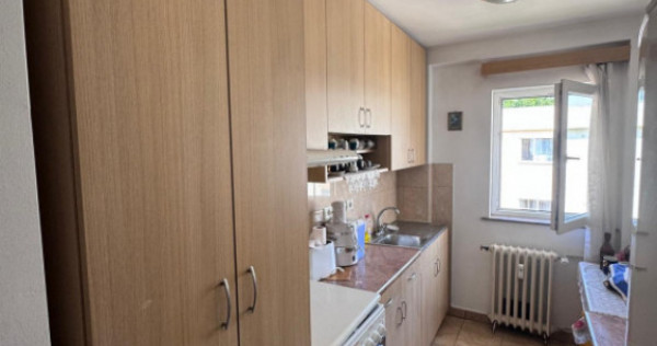 Apartament 3 camere , zona Hurmuzachi , Radauti