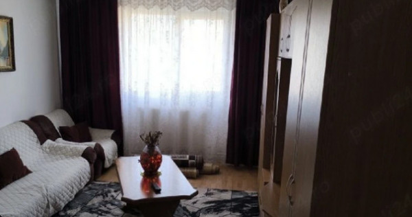 Apartament 3 camere, semidecomandat - zona Noua