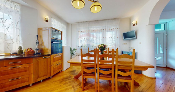 VILĂ CU IAZ ȘI 2.418 MP TEREN | GHIMBAV &ndash; LIVADA | CO...