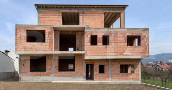 Case Premium Tip Duplex - Parter+ Etaj, 110 mp, 5 mp balcon