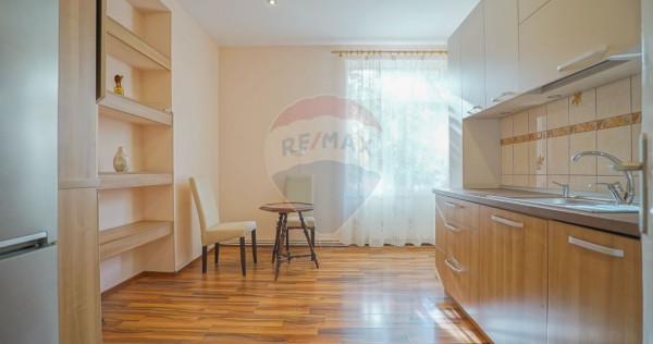 Apartament cu 3 camere de &icirc;nchiriat zona centrala Maior ...