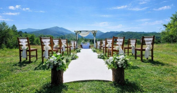 Resedinte montane,mobilate,echipate, jacuzzi,piscina,pretios