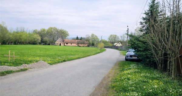 Teren 1.700 mp intravilan, natura, vecinatati bune, potentia