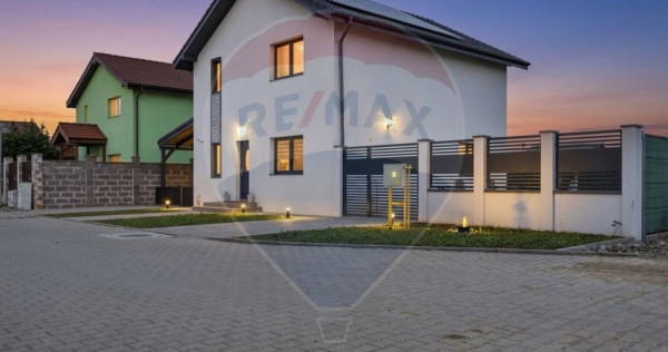 Casă la cheie cu teren 544 mp de vanzare in zona 6 Vanat...