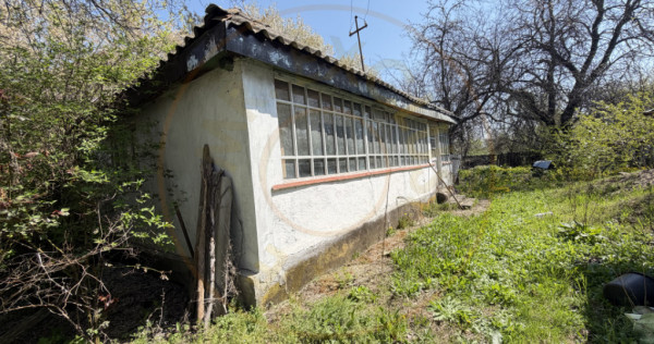 Teren 1047 mp + casă | deschidere DN | Lunca Corbului
