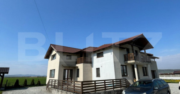Casă individuala de v&acirc;nzare, 5 camere, 214 mp, Bistrita