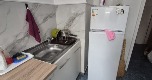 De inchiriat apartament 2 camere, Centru, 300 euro