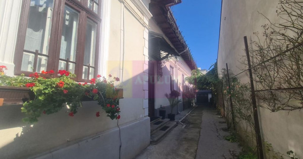 Casa de inchiriat in Campina, zona Centrala