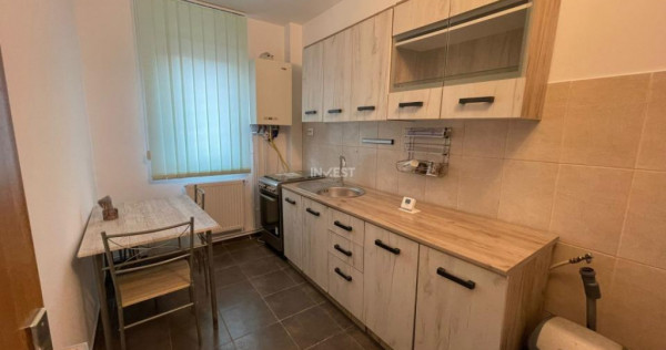 Apartament 3 camere, decomandat, zona Pacurari- Piata Pacura