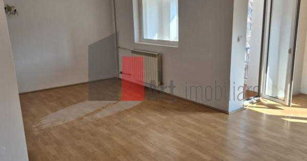Vanzare apartament 4 camere Lujerului