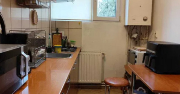 Apartament 3 camere, semidecomandat - zona Astra.