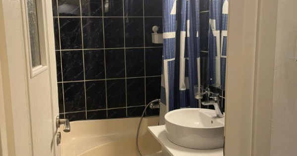 De vanzare apartament 3 camere-Apusului,Metrou