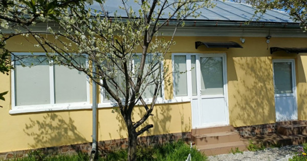 Proprietar,casa renovata ,teren 2000 mp deschidere 113 m,Farcasele Olt