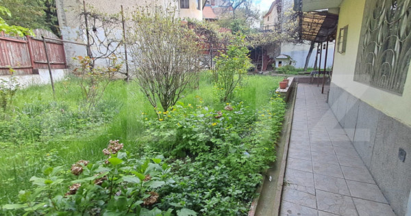 Casă de v&acirc;nzare, 140 mp, zonă Centrală