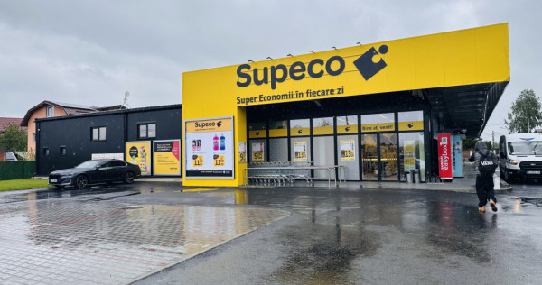 Centru comercial 1200 mp , 4000 mp parcare , ideal investiti