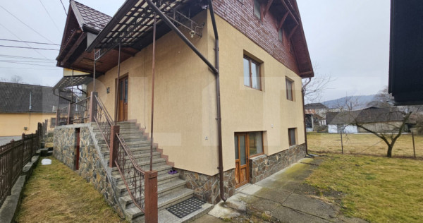 Casă spațioasă cu priveliște spre munte, &icirc;n Gura Roșie