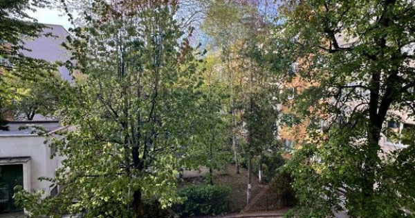 Apartament spațios, de &icirc;nchiriat &icirc;n zona Mănăștur