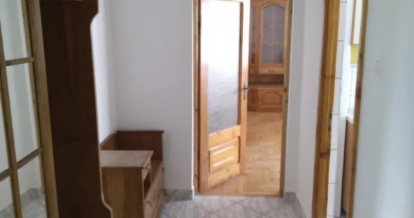 Apartament Cu 2 Camere Decomandate Zona George Enescu