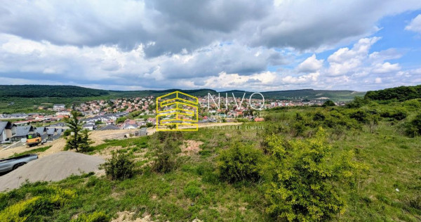 Teren intravilan cu panoramă &ndash; Livezeni &ndash; Str. P&acirc;r?...