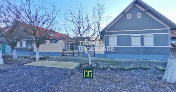 Casă cu 5 camere și teren de 1508 mp &icirc;n Cermei, jud. Arad
