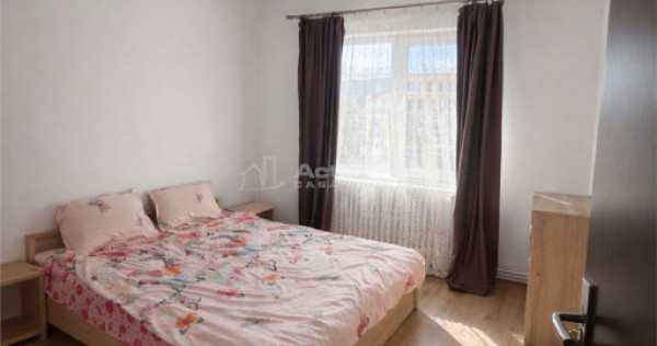 Apartament decomandat cu 3 camere, zona Cetate