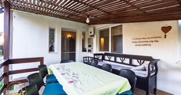 Casa familiala cu: teren 2.822 mp intravilan, ,sauna, ateli