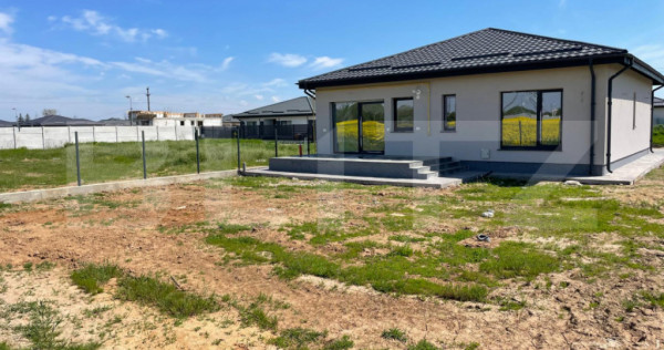 Casa parter, 4 camere, teren 477 mp, zona Aeroport