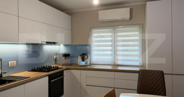Apartament 3 camere, 78 mp, garaj și boxă, zonă Semicentr