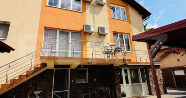 Casa individuala - 9 camere, 369 mp, 868 mp teren, zona Micr