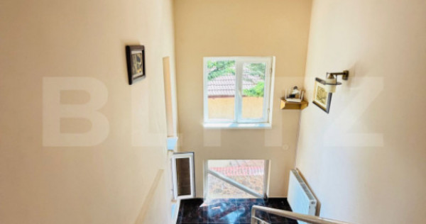 Casa individuala - 9 camere, 369 mp, 868 mp teren, zona Micr