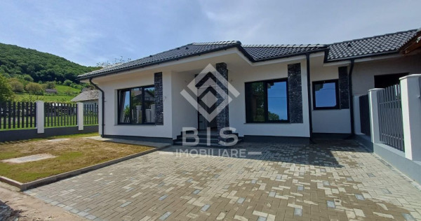 Casă la cheie,, 3 dormitoare- curte privată | Zona Vale...