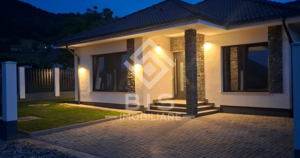Casă la cheie,, 3 dormitoare- curte privată | Zona Vale...
