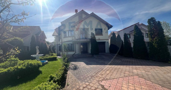 Casă / Vilă 5 camere strada Vrancei