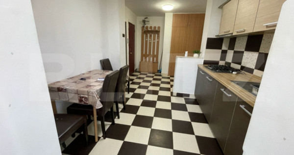 Apartament 3 camere de &icirc;nchiriat, 76 mp, zona Rogerius