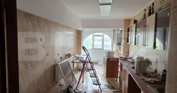 Apartament 4 camere, decomandat, 95 mp, zona Mazepa 1