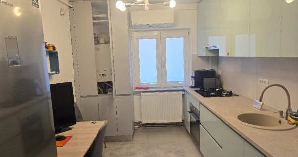 Vand apartament 2 camere decomandat Deva, I. Maniu, et 3, mobilat