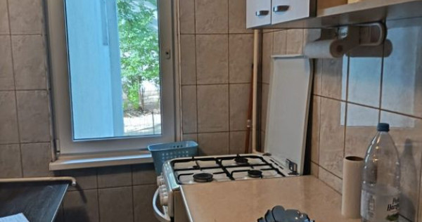 De vanzare apartament cu 2 camere, parter, micro 13 B, 60...