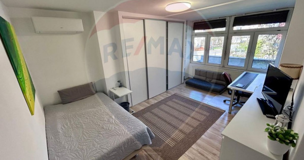 DE INCHIRIAT: Apartament spatios cu 3 camere si terasa ge...