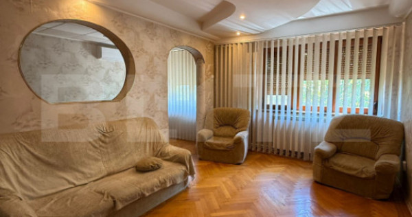 Apartament 4 camere, semidecomandat, 75 mp, zona Centru